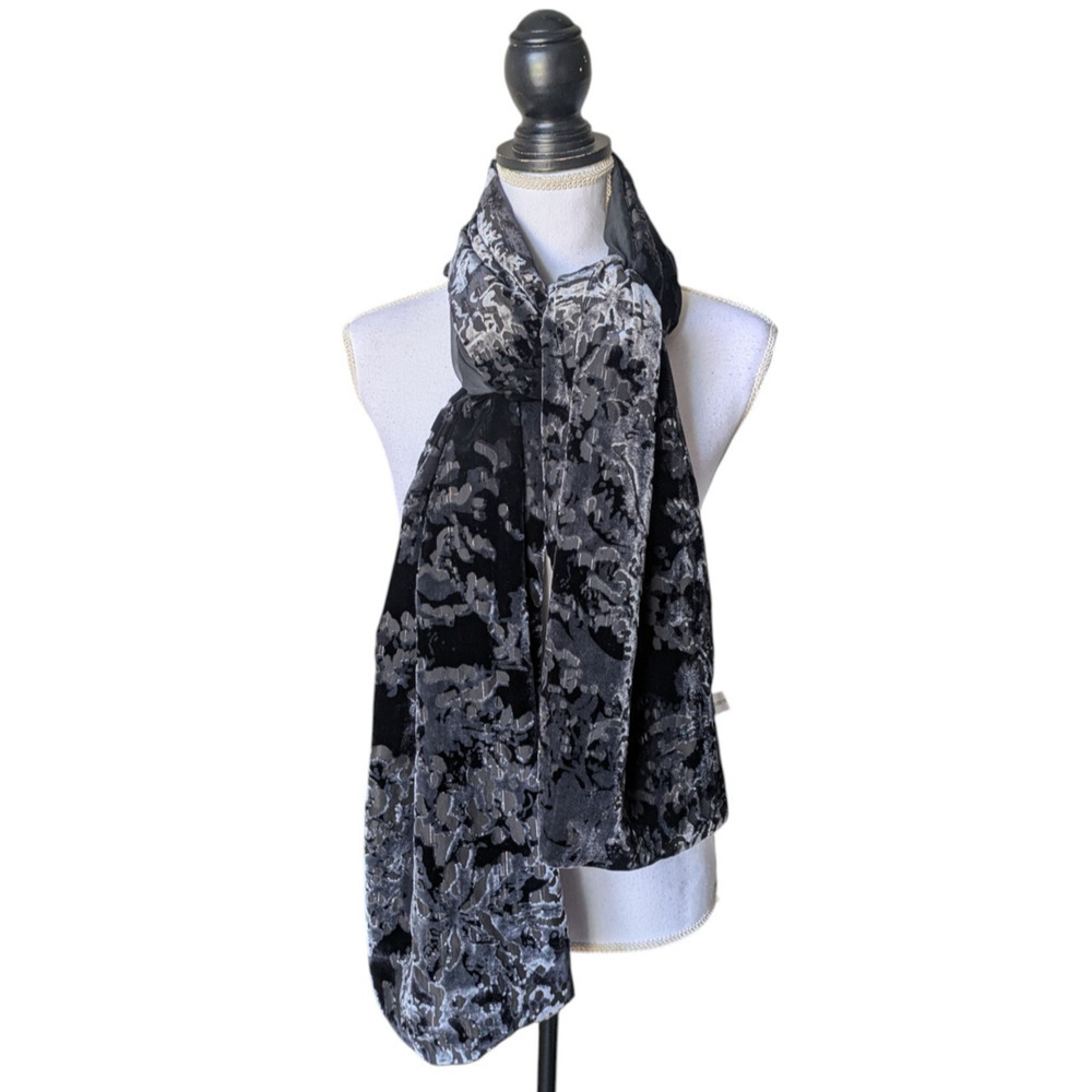 Jones New York Black Gray Silver Velvet Burnout Floral Scarf Metallic Threads